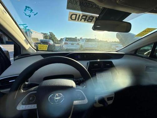 2017 Toyota Prius Three Touring