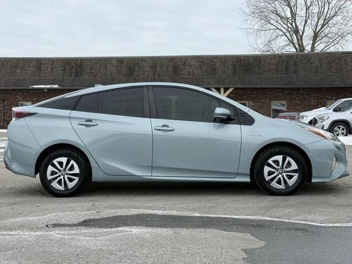 2017 Toyota Prius Three Touring