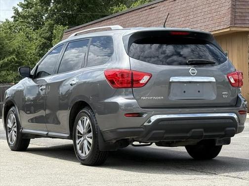 2018 Nissan Pathfinder SV