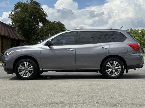 2018 Nissan Pathfinder SV