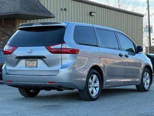 2017 Toyota Sienna SE