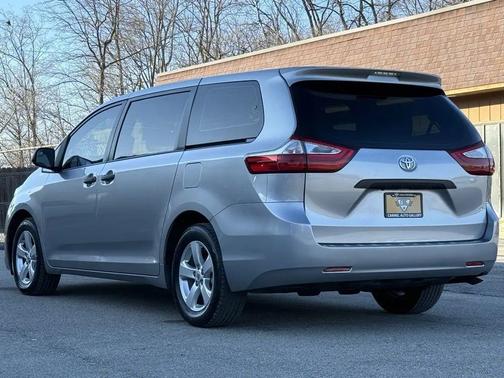 2017 Toyota Sienna SE