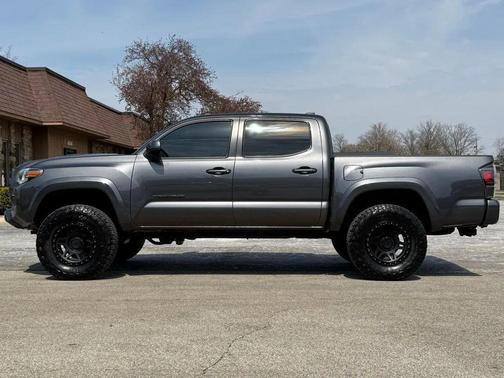 2020 Toyota Tacoma TRD Sport