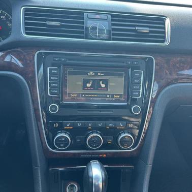 Platinum Gray Metallic 2013 Volkswagen Passat 3.6 SEL Premium