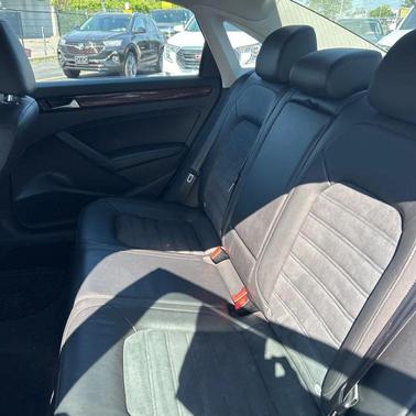 Platinum Gray Metallic 2013 Volkswagen Passat 3.6 SEL Premium