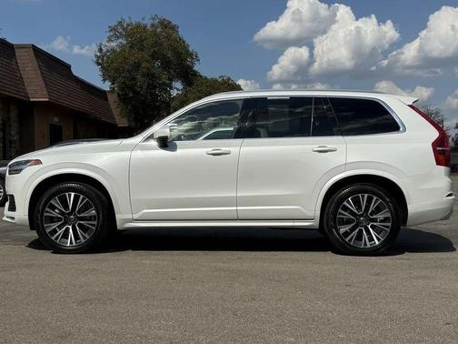 2021 Volvo XC90 T5 Momentum
