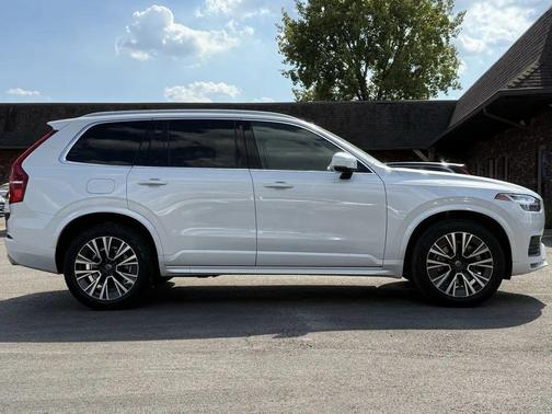 2021 Volvo XC90 T5 Momentum