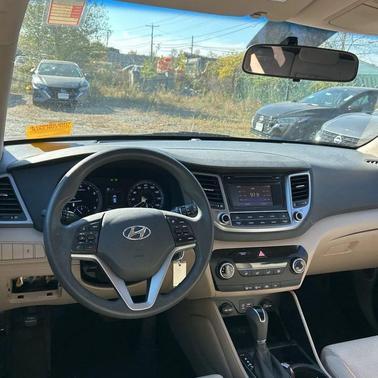 2017 Hyundai TUCSON SE