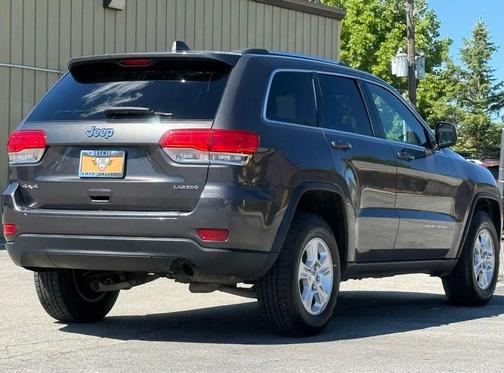 Granite Crystal Metallic Clearcoat 2015 Jeep Grand Cherokee Laredo