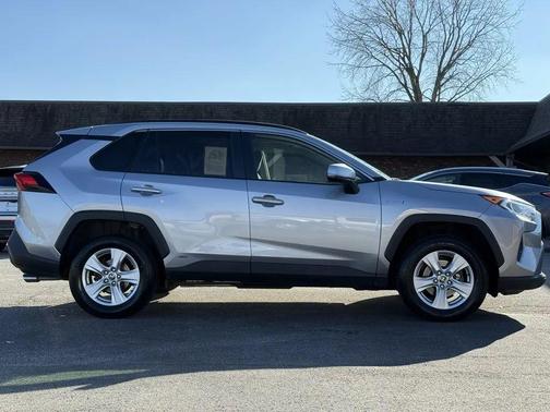 2020 Toyota RAV4 Hybrid XLE