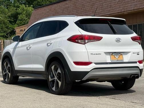 Dazzling White 2017 Hyundai TUCSON Sport