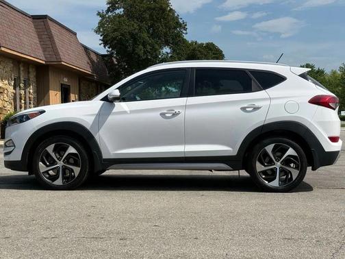 Dazzling White 2017 Hyundai TUCSON Sport