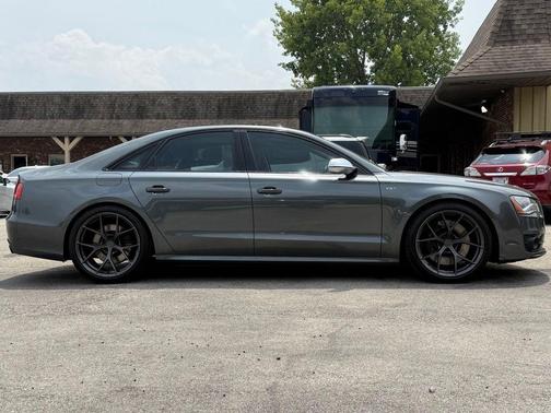 Daytona Gray Pearl Effect 2013 Audi S8 4.0T