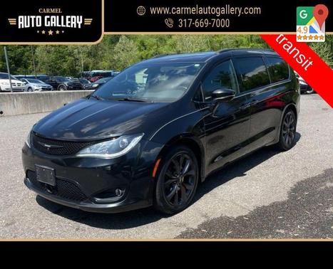 Brilliant Black Crystal Pearlcoat 2018 Chrysler Pacifica Limited