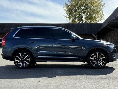 2023 Volvo XC90 B5 Plus