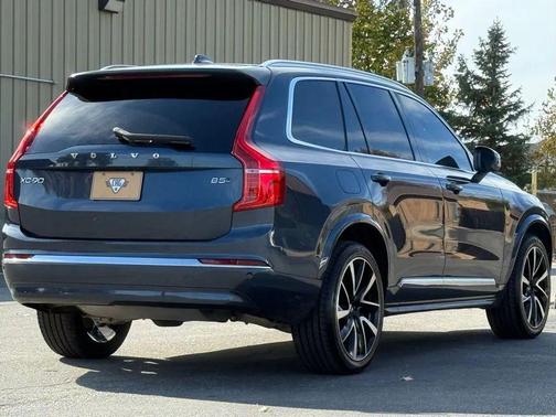 2023 Volvo XC90 B5 Plus