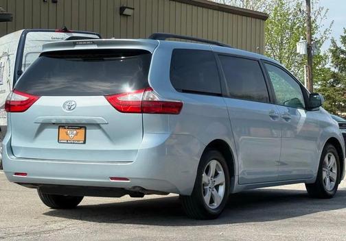 2017 Toyota Sienna LE