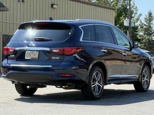 2017 INFINITI QX60 Base