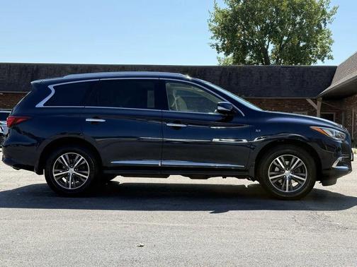 2017 INFINITI QX60 Base