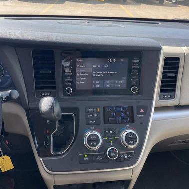 2020 Toyota Sienna SE