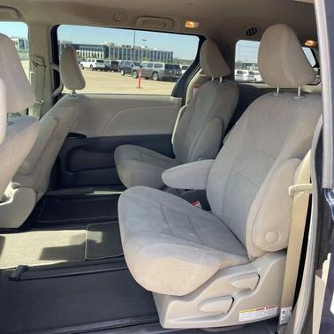 2020 Toyota Sienna SE