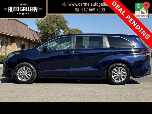 2022 Toyota Sienna LE