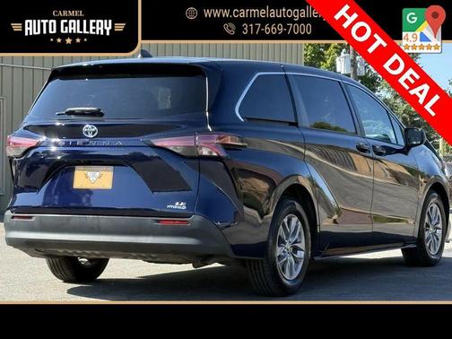 2022 Toyota Sienna LE
