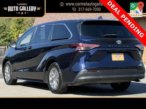 2022 Toyota Sienna LE