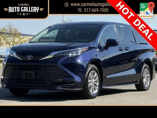2022 Toyota Sienna LE