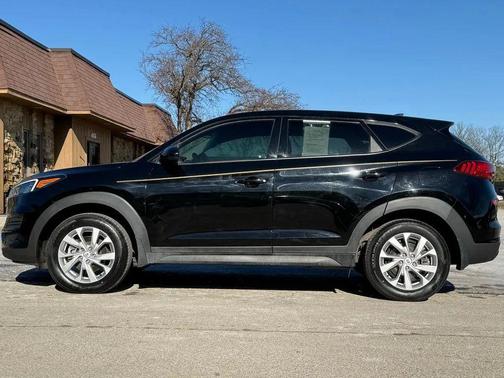 2021 Hyundai TUCSON SE