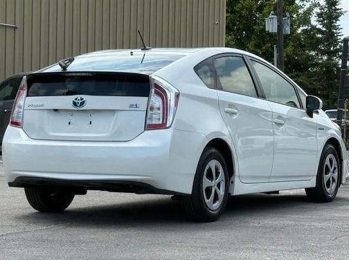 Blizzard Pearl 2015 Toyota Prius Three