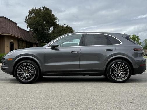 2021 Porsche Cayenne Base