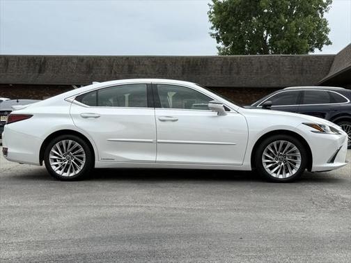 2021 Lexus ES 300h Luxury