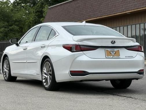 2021 Lexus ES 300h Luxury