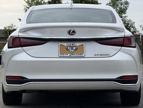 2021 Lexus ES 300h Luxury