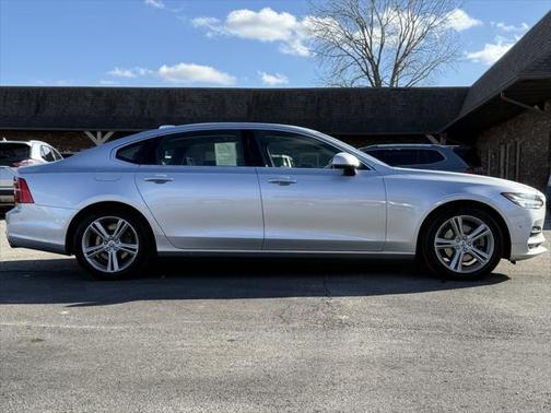 2018 Volvo S90 T5 Momentum