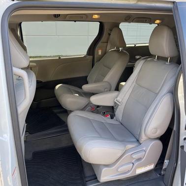 2018 Toyota Sienna XLE