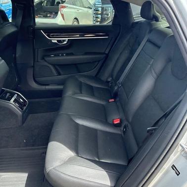 2018 Volvo S90 T5 Momentum