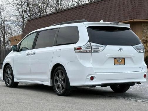 2018 Toyota Sienna SE