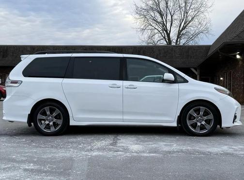 2018 Toyota Sienna SE