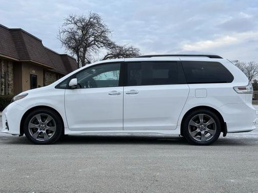 2018 Toyota Sienna SE