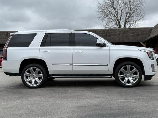 2017 Cadillac Escalade Luxury