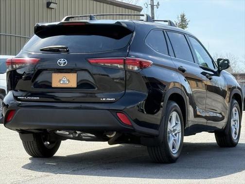 2022 Toyota Highlander LE