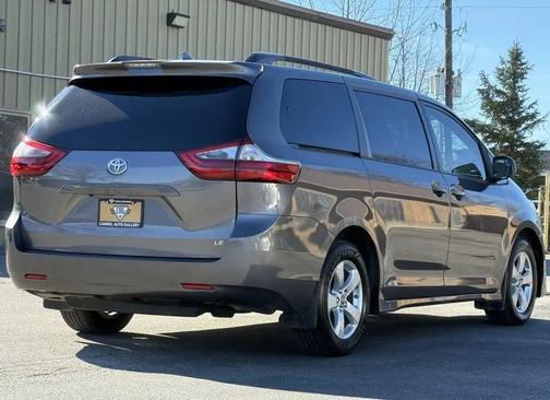 2020 Toyota Sienna LE