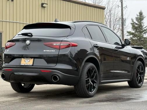 2019 Alfa Romeo Stelvio Ti Sport