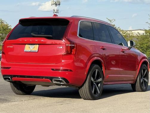 2019 Volvo XC90 T6 R-Design