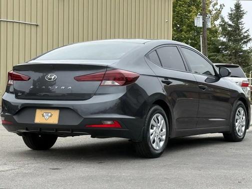 2020 Hyundai ELANTRA SE