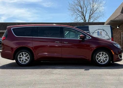 2017 Chrysler Pacifica Touring