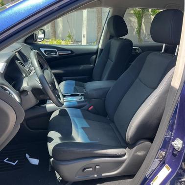 2017 Nissan Pathfinder SV