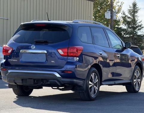 2017 Nissan Pathfinder SV